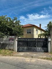 Casa  Lugar tintores. Casita con jardín muy cercana a verín