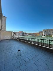 Appartement in Verín. Apartamento con ascensor, terraza y garaje cerrado.