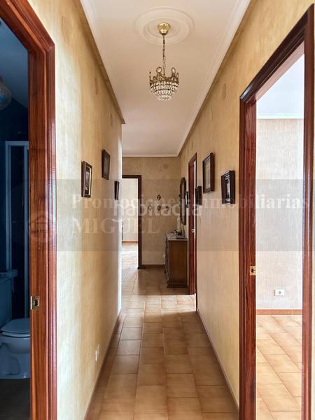 Foto 0272cc5e-e7c1-426c-9cd9-35a500f9b85c. Edifici a Verín