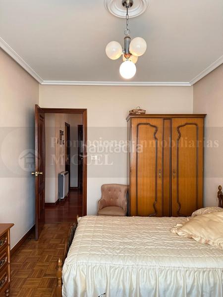 Foto 0bb88042-cd5d-4df4-a2bf-d3444c66824f. Edifici a Verín