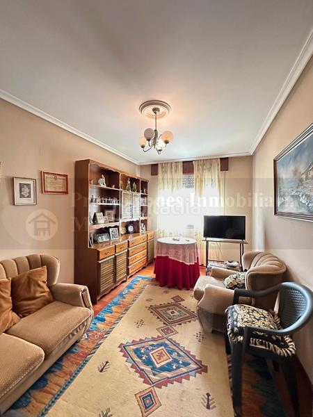 Foto 0c241d16-19b8-48f5-ad39-02684b63599a. Edifici a Verín