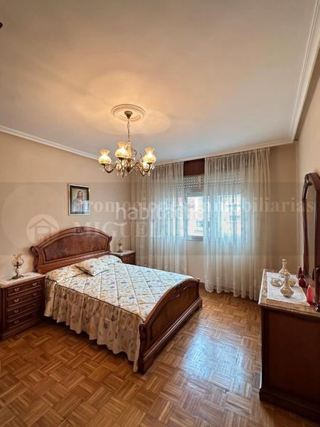 Foto 3305b09b-5b0f-4d3b-a890-2c3f2521d1b8. Edifici a Verín