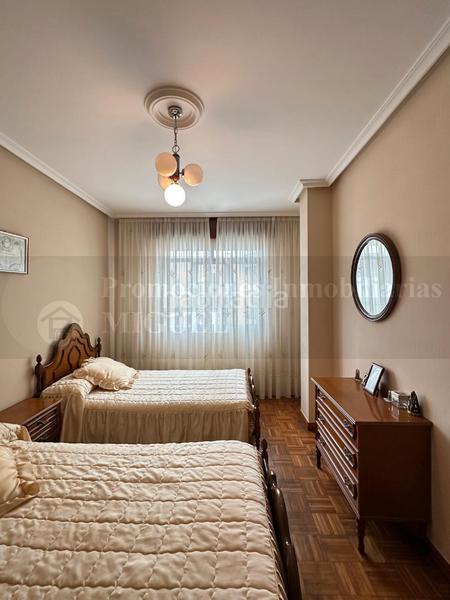 Foto 4ba54b72-b8a9-4e9f-959a-39fd6d62d023. Edifici a Verín