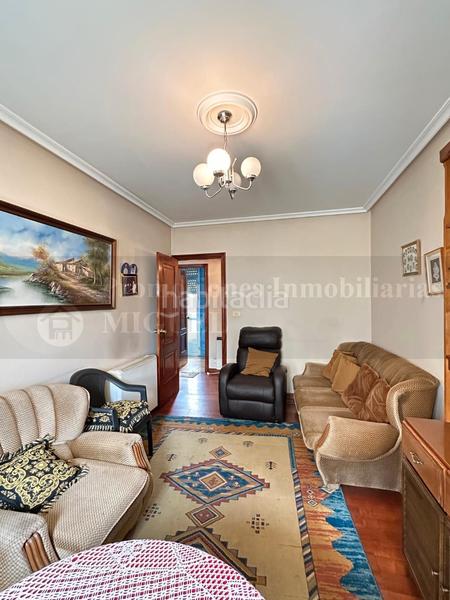 Foto 8feb54ce-1fe5-4e33-97a7-4f19dcaf4e31. Edifici a Verín