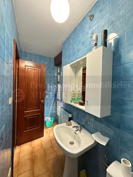 Foto c1a47ca3-44d8-4c37-b999-3f32e250f5b3. Edifici a Verín