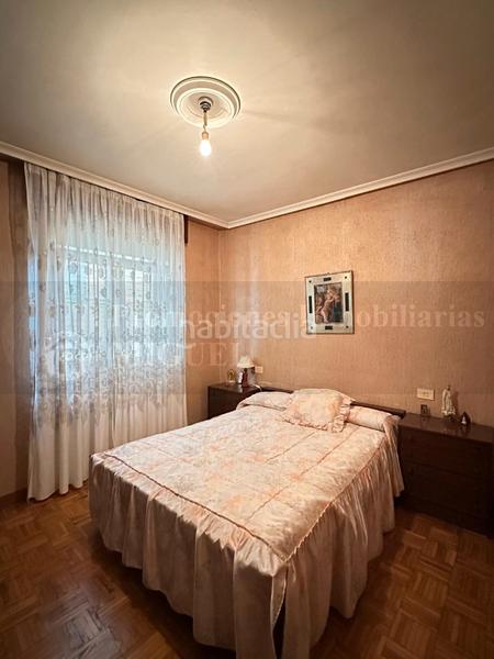 Foto d977c035-b444-4243-82e6-5219ac40dfd2. Edifici a Verín