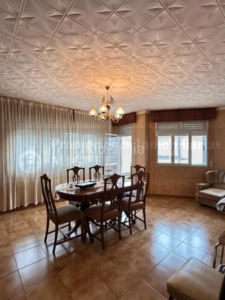 Foto ddf2f337-5893-4ffd-811a-425271b84bf8. Edifici a Verín