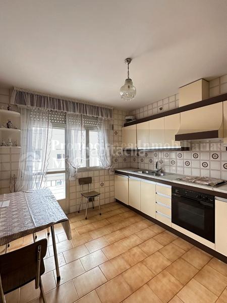 Foto efc7f6d8-250a-4a91-a126-d9959d08a358. Edifici a Verín