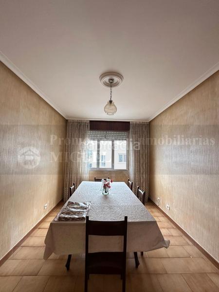 Foto f175fd7f-5a6f-450f-8eed-6d73b0fe70ad. Edifici a Verín