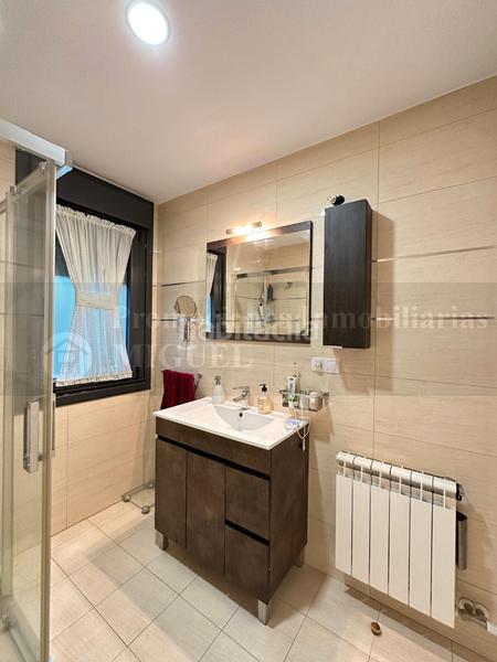 Foto 8af39873-aa4e-4b7e-b2b4-455063c99c99. Chalet avec cheminée chauffage parking piscine dans Verín