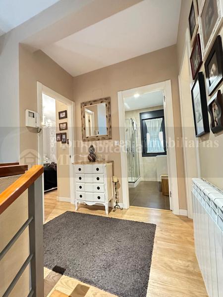 Foto 95b37bfe-6633-4fd4-b43e-18d5fe07cd47. Chalet avec cheminée chauffage parking piscine dans Verín