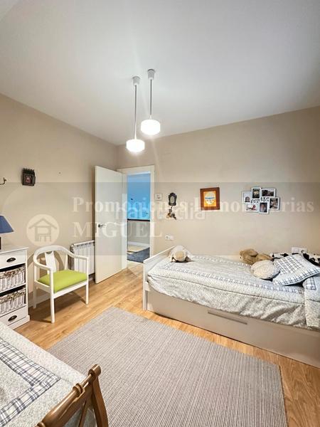 Foto a30b612b-df95-488b-8671-9fbf0ea1230d. Chalet avec cheminée chauffage parking piscine dans Verín