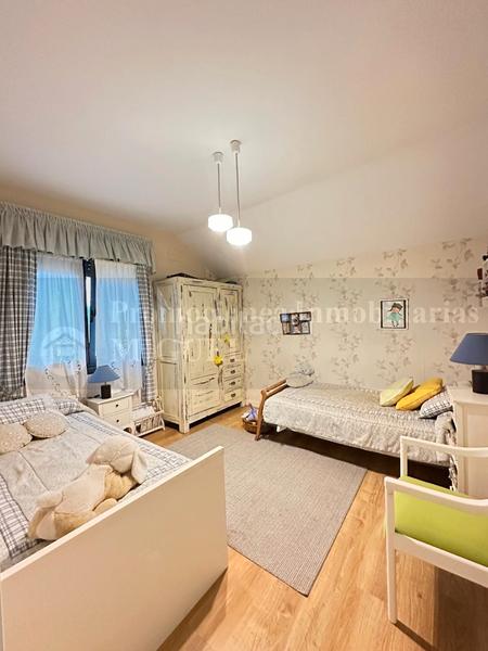 Foto bca7d06e-633f-46b1-802b-3c27b3bff0d9. Chalet avec cheminée chauffage parking piscine dans Verín