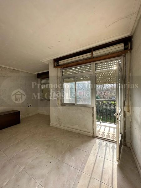 Foto 7e715369-a488-46f9-a74c-769b353ccc9d. Casa a Laza