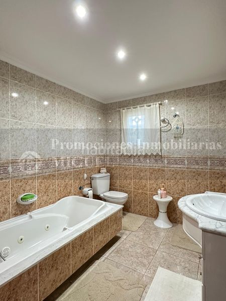 Foto 0f8ad370-b08c-41fa-bdfc-15d0d551b784. Casa a Monterrei