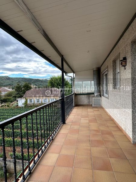 Foto 42feb20d-cffe-42d7-a985-90ea0c9b46c8. Casa  en concello en Monterrei