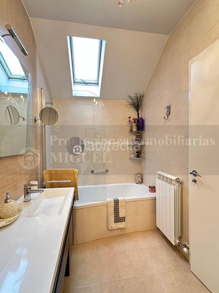 Foto 3fe7e884-abf1-44a2-8448-9ac9c4039822. Casa amb calefacció aparcament a Verín