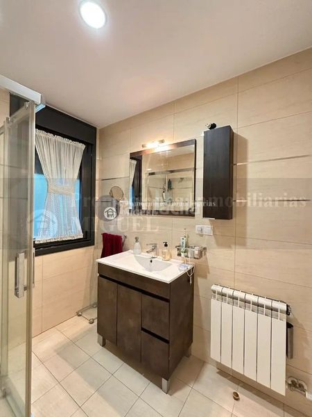 Foto d734ef60-a754-4faf-9c4d-8d607408c1ea. Casa amb calefacció aparcament a Verín