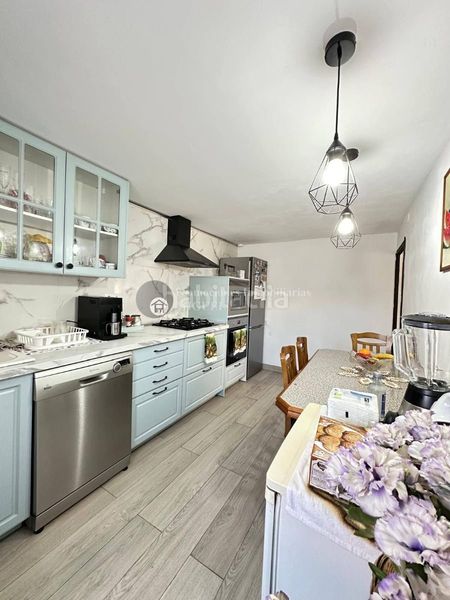 Foto 2982ac78-80b1-47d9-a976-d60705014098. Casa aparellada amb aparcament a Verín
