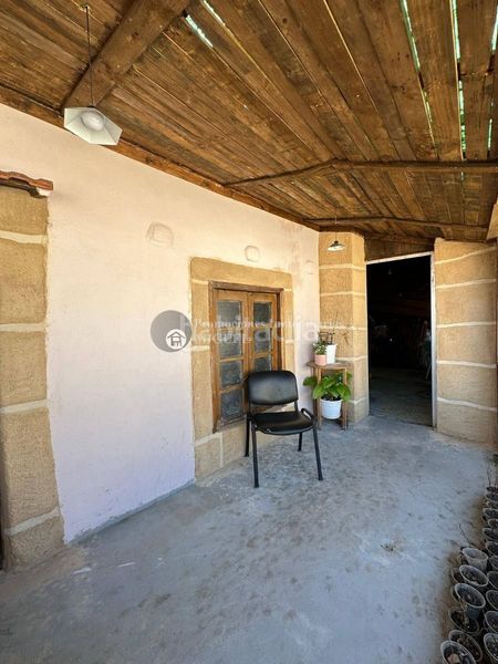 Foto 2efef75c-1e2a-4029-9cac-bd2870c10d5e. Casa aparellada amb aparcament a Verín