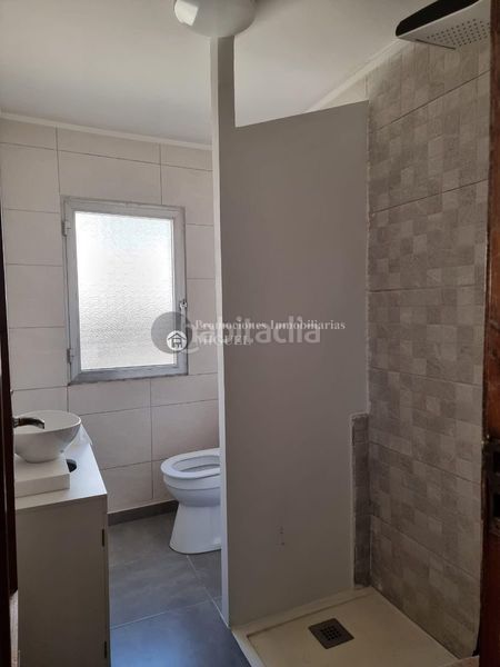 Foto 4da5a2e6-ac6e-42b1-8c43-a20d1100254e. Casa aparellada amb aparcament a Verín