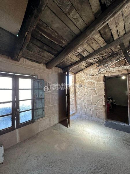 Foto 7278d4f6-e812-4380-9810-6c161d9c9a35. Casa aparellada amb aparcament a Verín