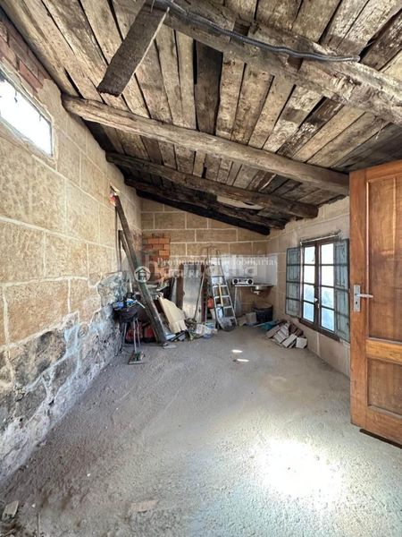 Foto bce70c61-405f-46d4-b075-3b7753a12f11. Casa aparellada amb aparcament a Verín