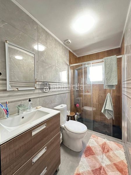 Foto e2f9694e-9e84-4e9f-b838-381839268aa8. Casa aparellada amb aparcament a Verín
