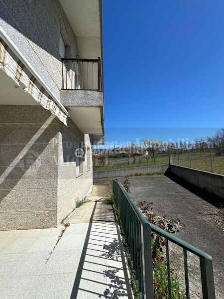 Foto 0a9e0e9a-f9be-40be-b218-2bb97c66f205. Casa comoda casa pegada a verin en Verín