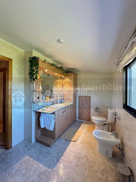 Foto 70c5f749-df46-402f-bcba-2d21c2a58ac3. Casa comoda casa pegada a verin en Verín