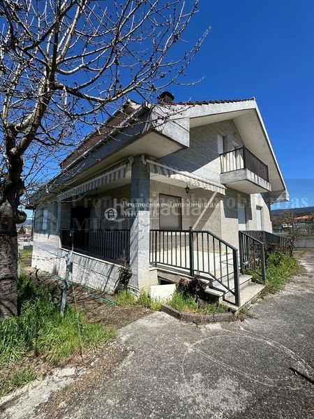 Foto cc3cb7b4-a5fd-4ece-b5a7-dad37df84120. Casa comoda casa pegada a verin en Verín