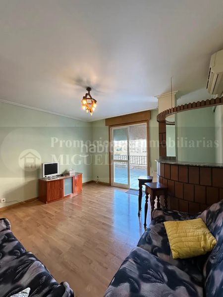 Foto 0459c432-75d9-43f4-a0d0-9852bac66c8c. Apartament amb calefacció aparcament a Verín