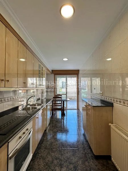 Foto a3c5eb53-3eab-44b7-9ad1-140516e46fa1. Apartament amb calefacció aparcament a Verín