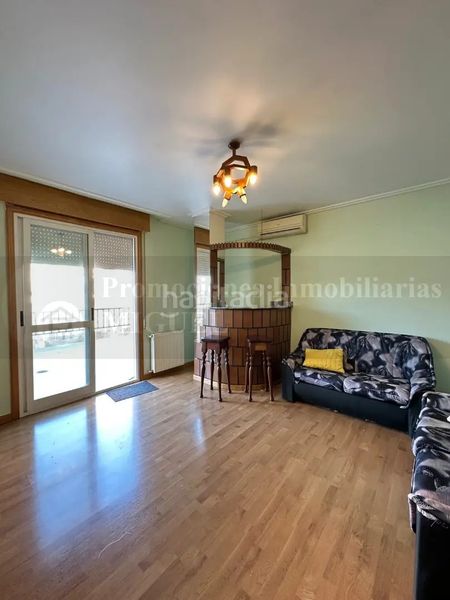 Foto b352bbb1-c850-435b-9847-020bd47118a3. Apartament amb calefacció aparcament a Verín