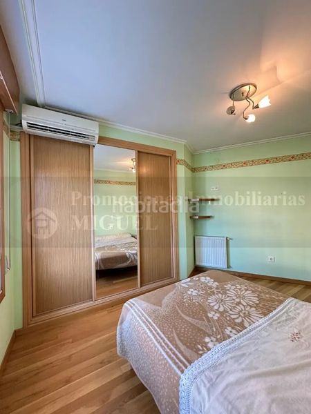 Foto bb90d397-fd6f-41be-8a2c-e972bc77d20c. Apartament amb calefacció aparcament a Verín