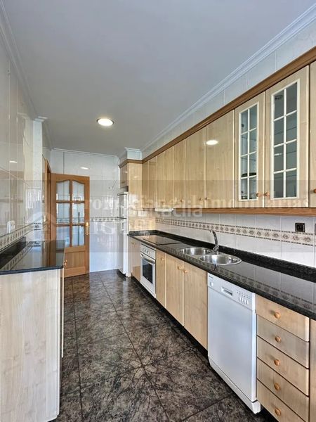 Foto dc0c51c0-661f-4464-91ab-65cd23c193f0. Apartament amb calefacció aparcament a Verín