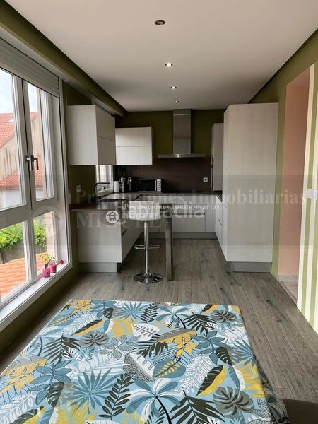 Foto 1228bfe3-b661-4546-90ea-ee9353d68365. Casa adossada a Verín