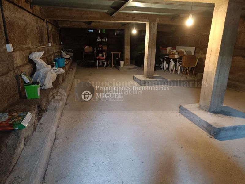 Foto 45f7c57d-4ec7-4a1f-83a8-ca27c57eae1f. Casa adossada a Verín
