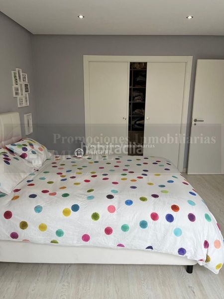 Foto eb7b3a5b-ed75-45b3-8123-4aab270aa8bd. Casa adossada a Verín