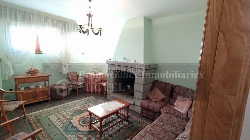 Foto 16f5d715-3e9c-4953-9e58-27e319a5be1b. Casa a Verín