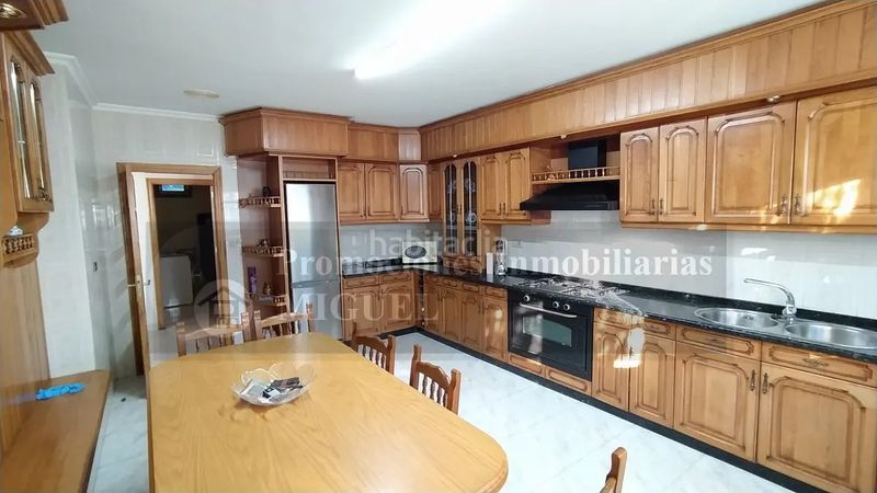 Foto 39a56e7f-637f-485b-af6a-3d1eb80d4470. Casa a Verín