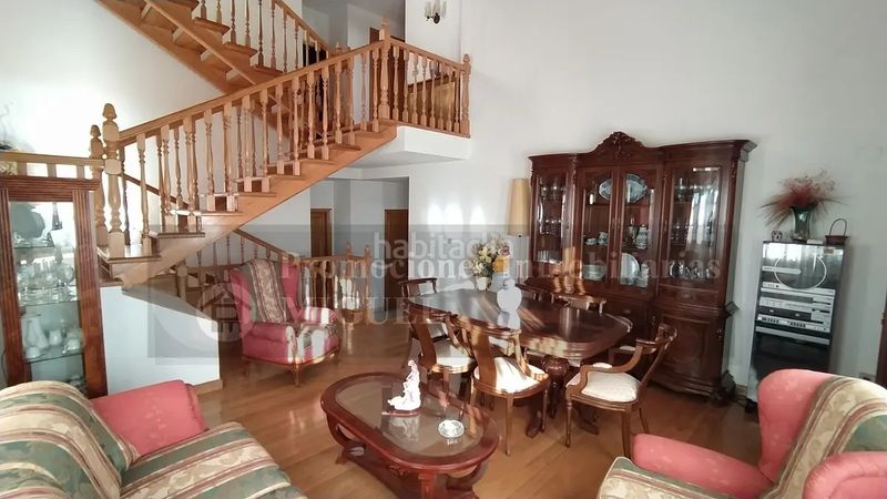 Foto 42766907-cdc3-4741-b00c-e8aa0abed727. Casa a Verín