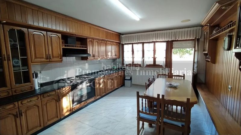 Foto b480307f-a3e2-439f-9703-b92229abf485. Casa a Verín