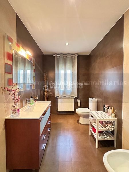 Foto af1cc028-6beb-4fab-b8bd-97bcd107051c. Xalet amb calefacció aparcament a Monterrei