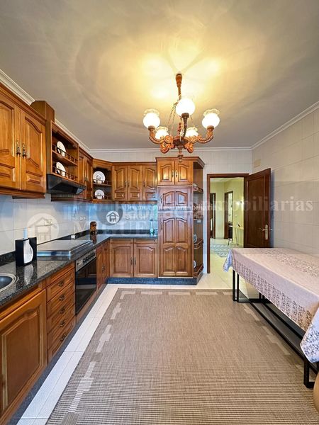 Foto 0b7b6f23-abaf-4bbb-9469-dcabb9f0b9f0. Casa amb aparcament a Verín