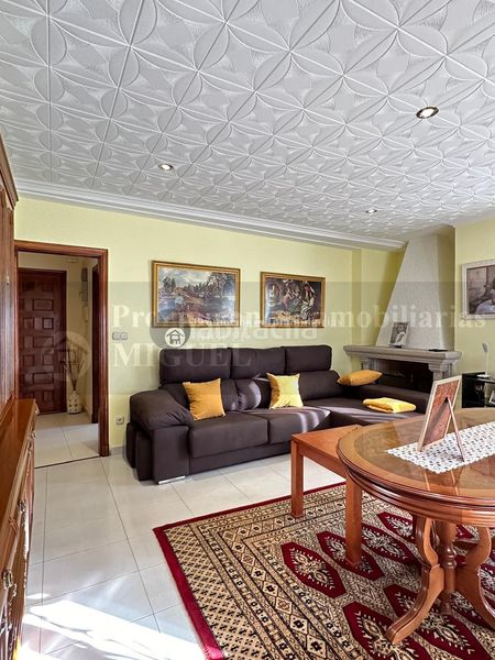 Foto 160119f2-4bc4-4c5d-a355-8fe026c6968f. Casa amb aparcament a Verín