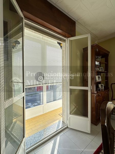 Foto 234d1d7b-bd41-4055-9a60-27b7f6925f18. Casa amb aparcament a Verín