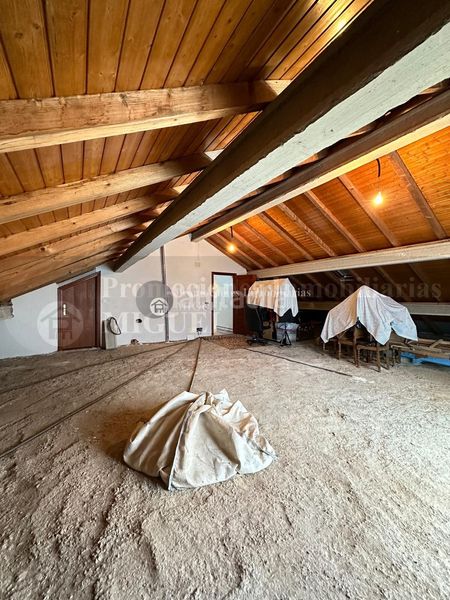 Foto 2b6878ad-f799-402d-9781-ef5da5c385e8. Casa amb aparcament a Verín