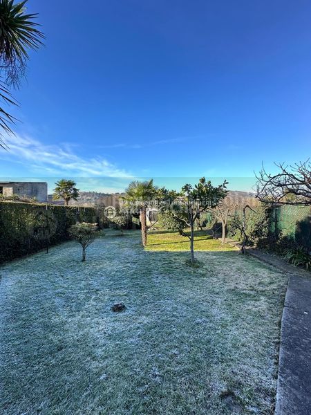 Foto 3f93dd39-1b6c-463d-bb9a-a38148a221c4. Casa amb aparcament a Verín