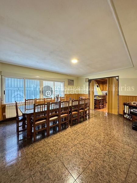 Foto 525a554d-0d97-46f9-9cee-c7b9856f9a52. Casa amb aparcament a Verín